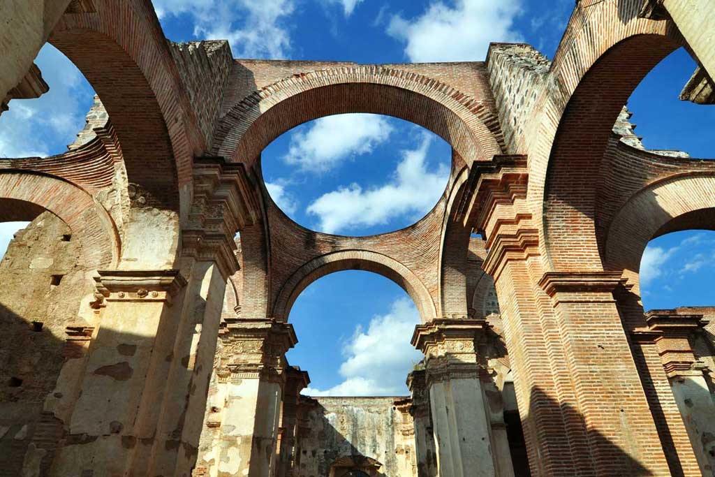 San-Francisco-Church-and-Ruins-Antigua-Guatemala