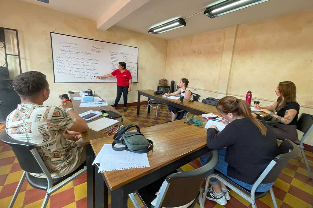 Spanish-Immersion-Guatemala-profe-Sandra