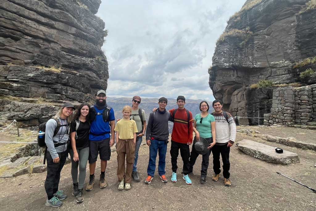 volunteering-and-learning-spanish-in-peru-traveling