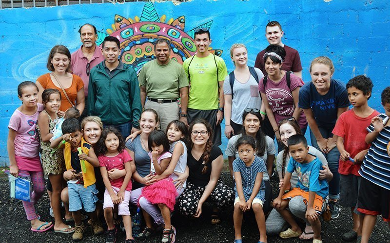 working-with-kids-volunteer-abroad-CR6