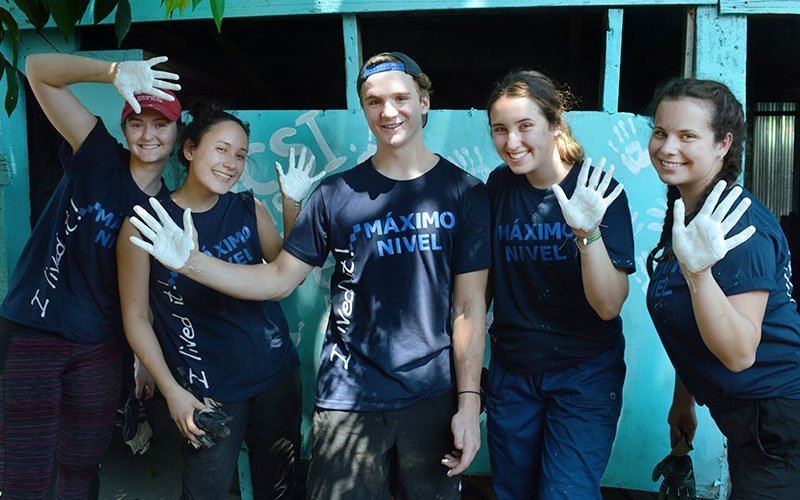 working-with-us-high-school High School Abroad with Maximo Nivel